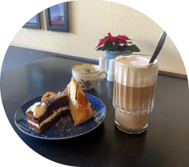 Billede af kaffe og kage