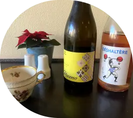 Billede af vin på bord
